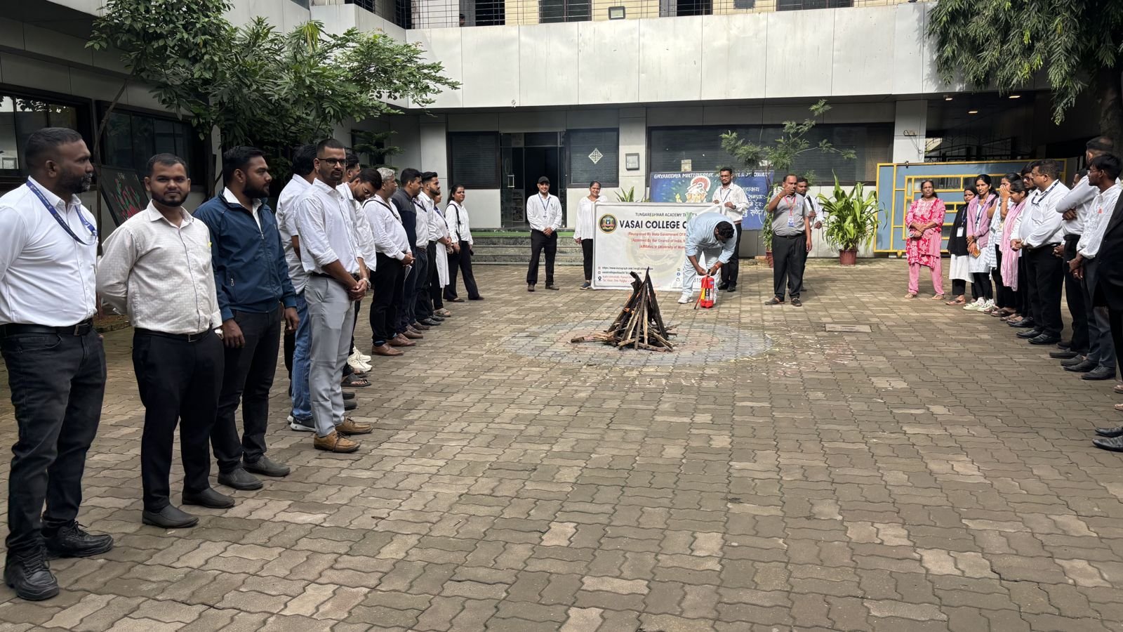 Fire extinguisher demonstration – photo 1