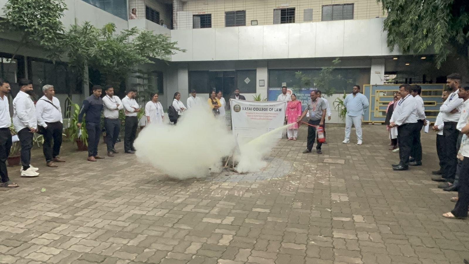 Fire extinguisher demonstration – photo 3