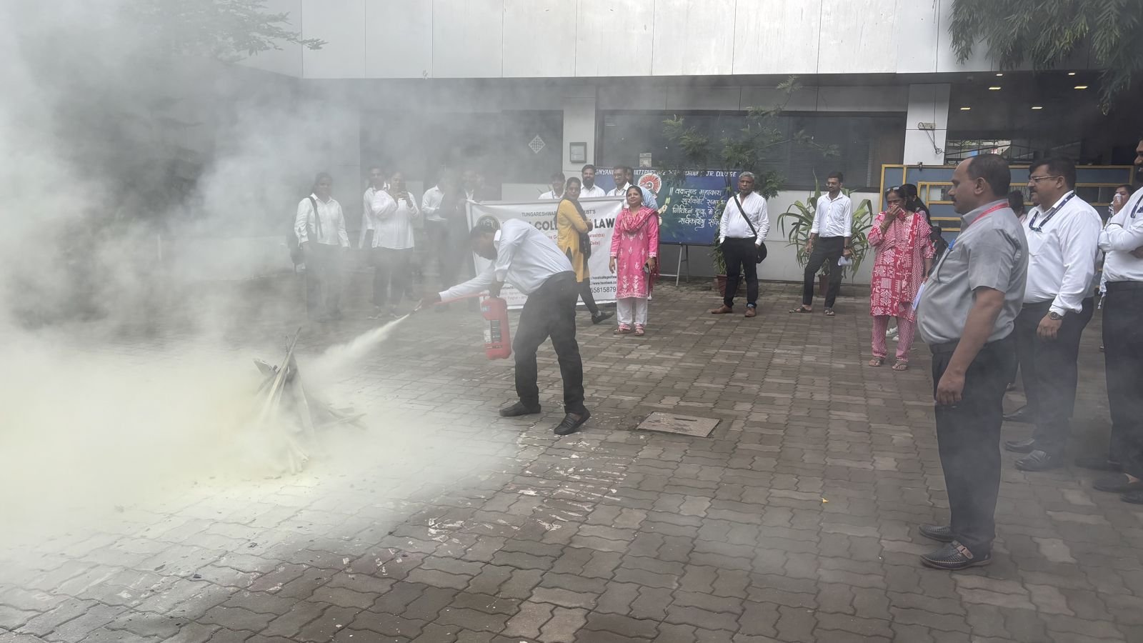 Fire extinguisher demonstration – photo 6