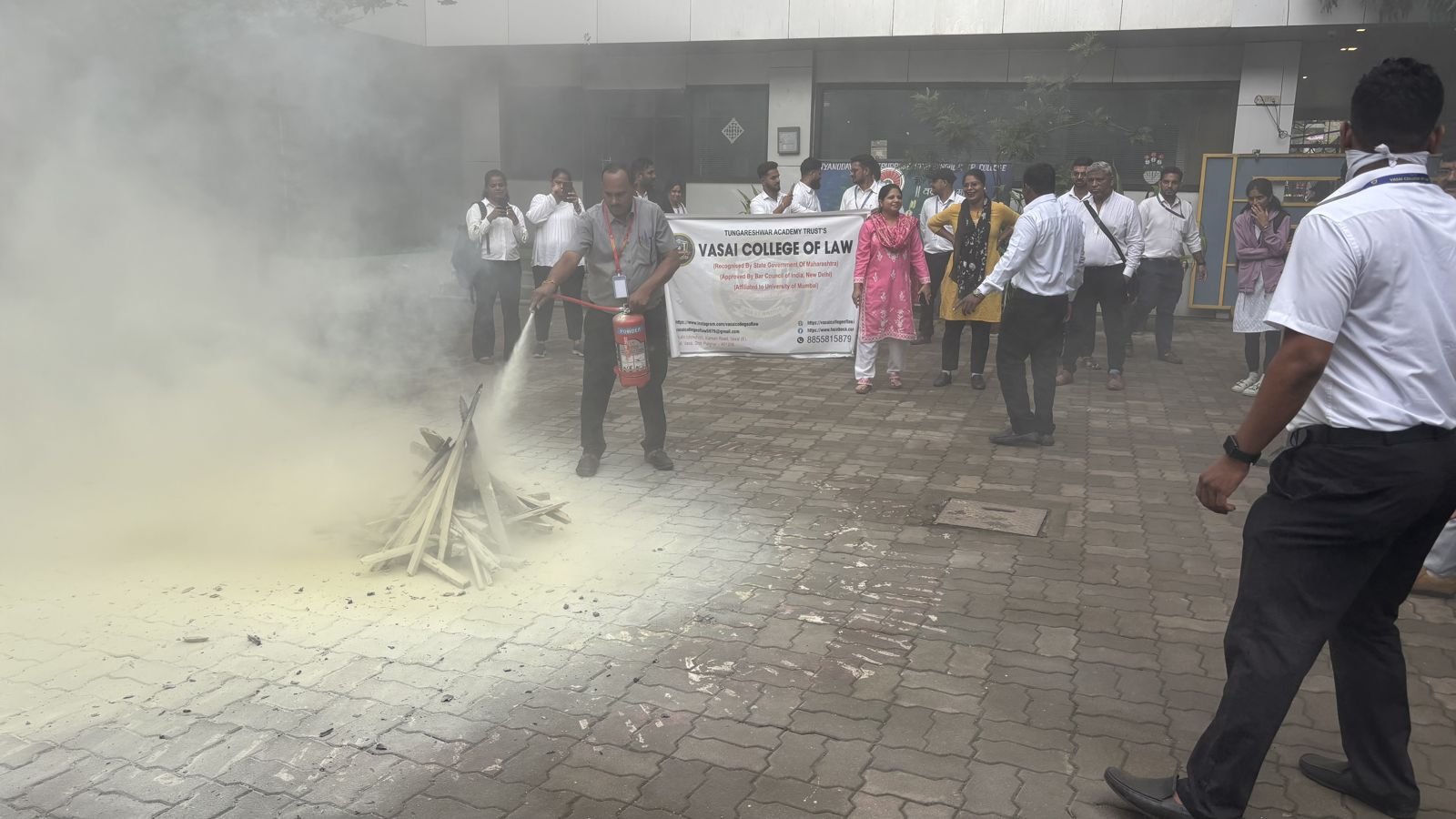 Fire extinguisher demonstration – photo 8