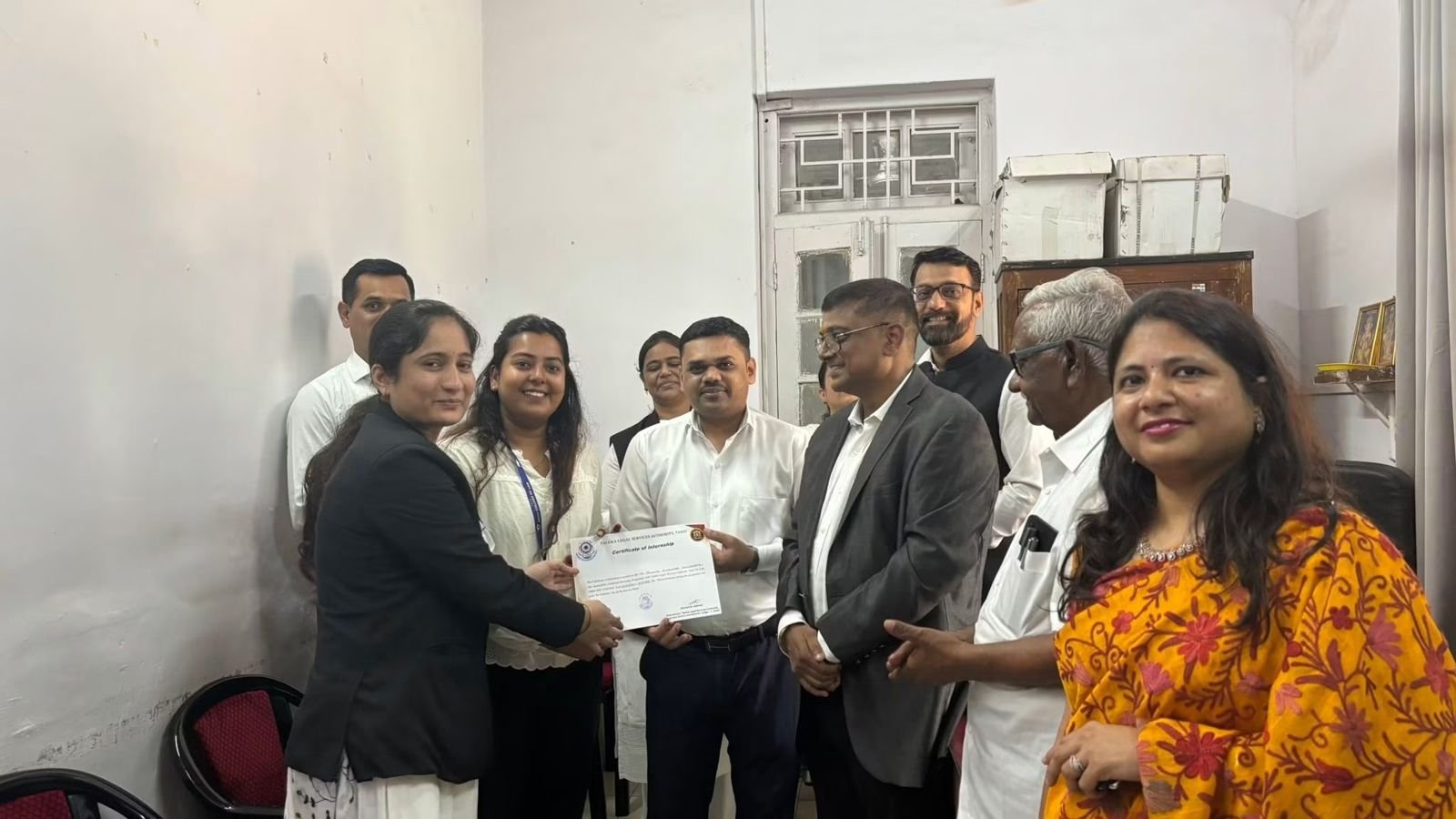 Internship valedictory and certificate distribution at Vasai Court – photo 10