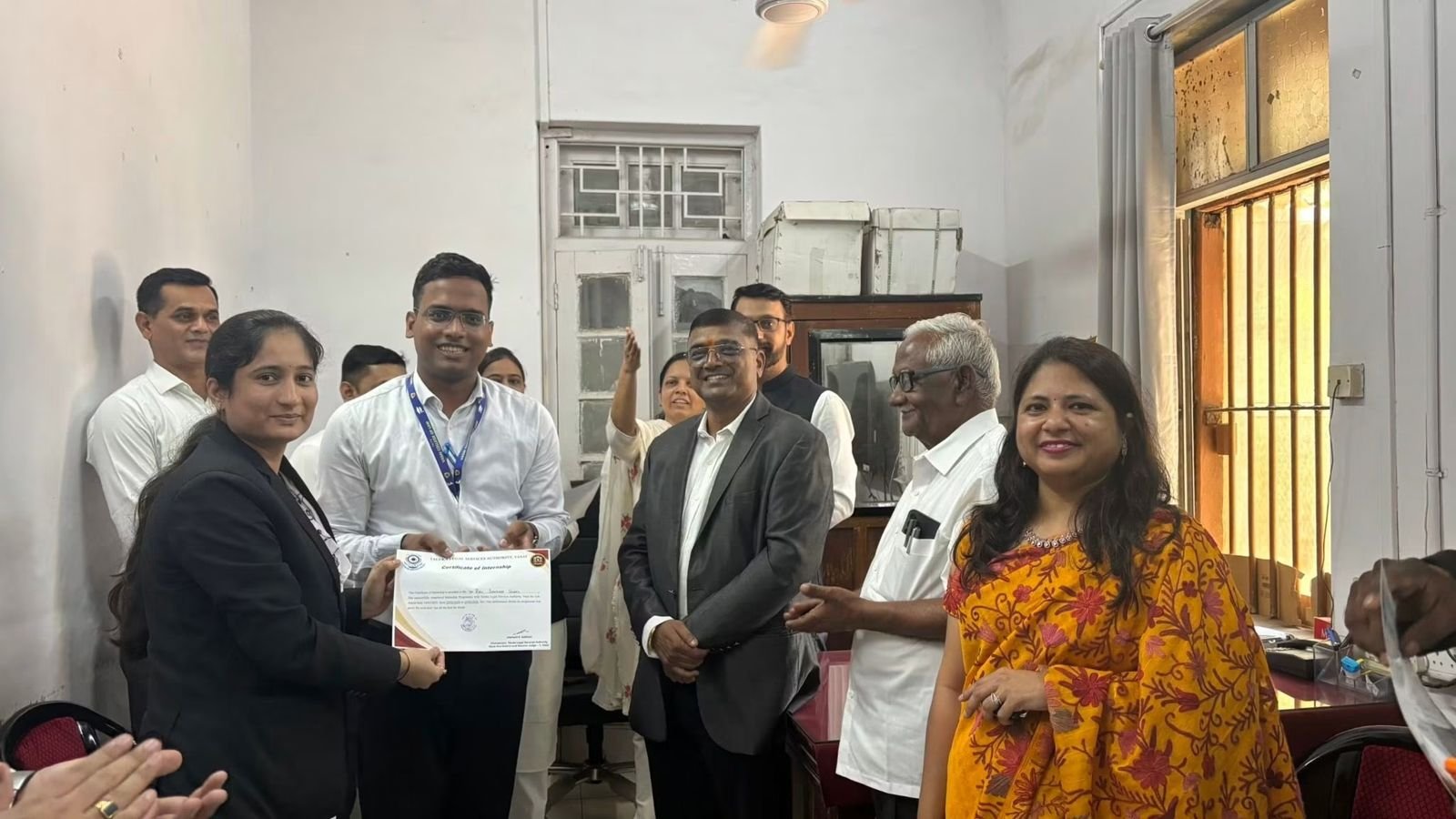 Internship valedictory and certificate distribution at Vasai Court – photo 11