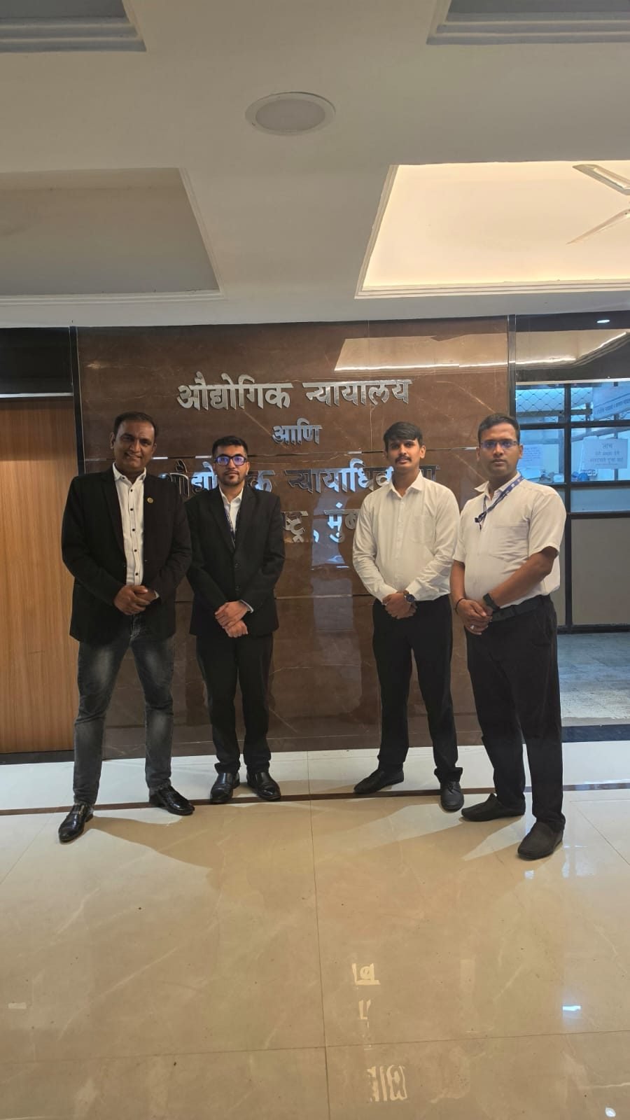 Students at the Labour Court, Mumbai – photo 2