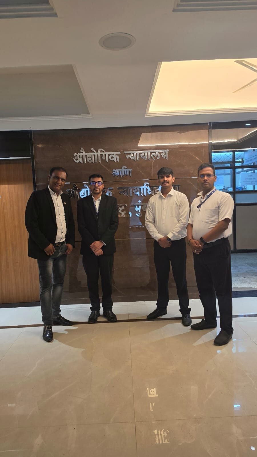 Students at the Labour Court, Mumbai – photo 3