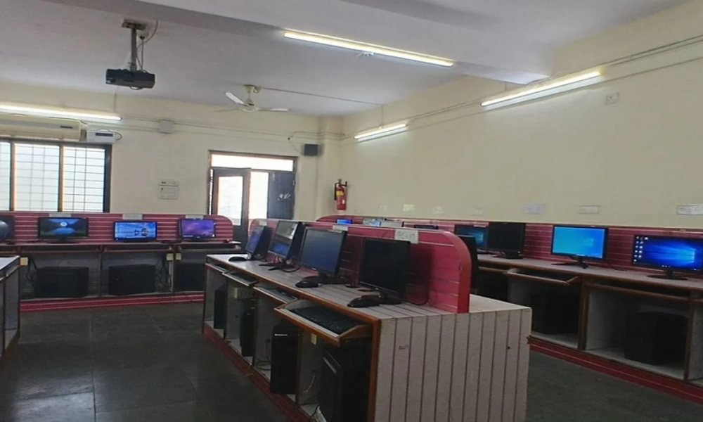Computer Lab at Vasai College of Law